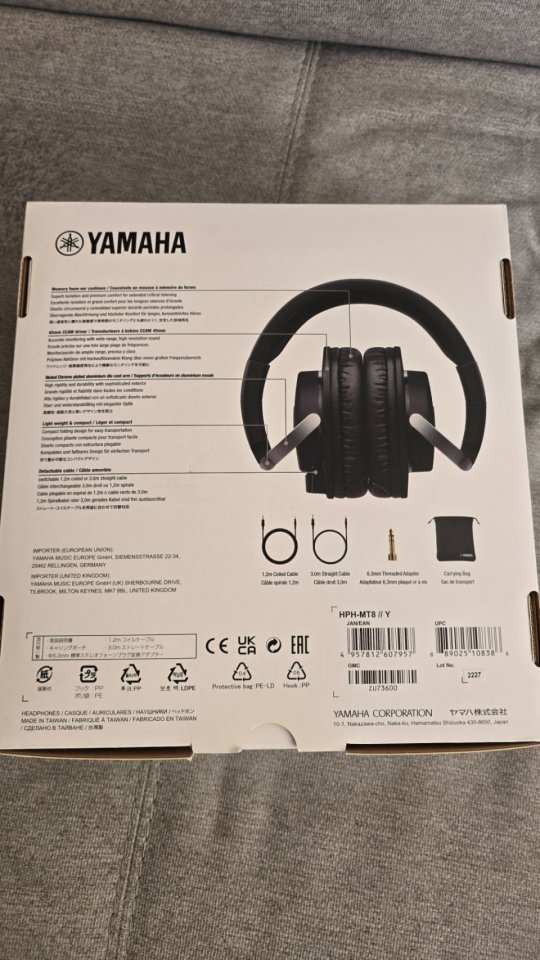 Auriculares Estudio Yamaha HPH-MT8 Nuevos de segunda mano · Foto 1 de 3 · Madrid · 155 €