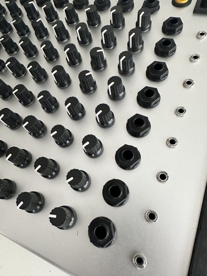 Matrix Mixer CUSTOM 8x8 audio + eurorack