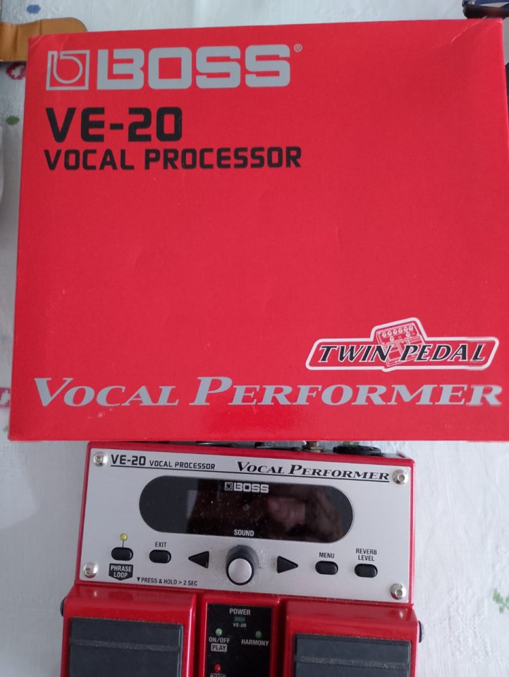 Boss VE-20 Vocal Performer | Full Set: Caja y Fuente Original de segunda mano · Foto 1 de 4 · Sevilla · 190 €