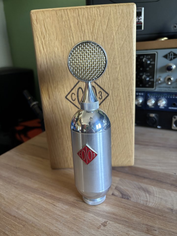Soyuz 023 “Bomblet” Micrófono de condensador de gran diafragma FET de segunda mano · Foto 1 de 5 · Granada · 1200 €