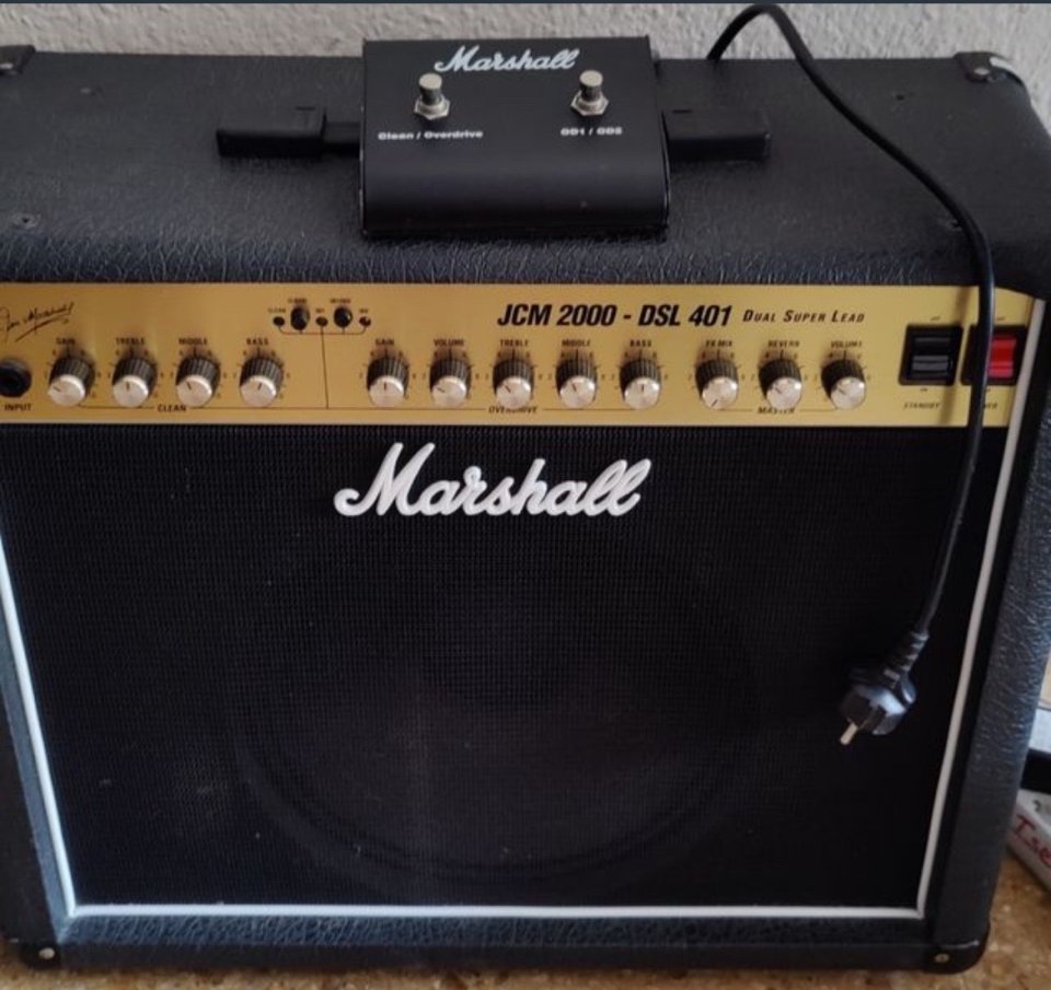 Marsall JCM 401-DSL-401