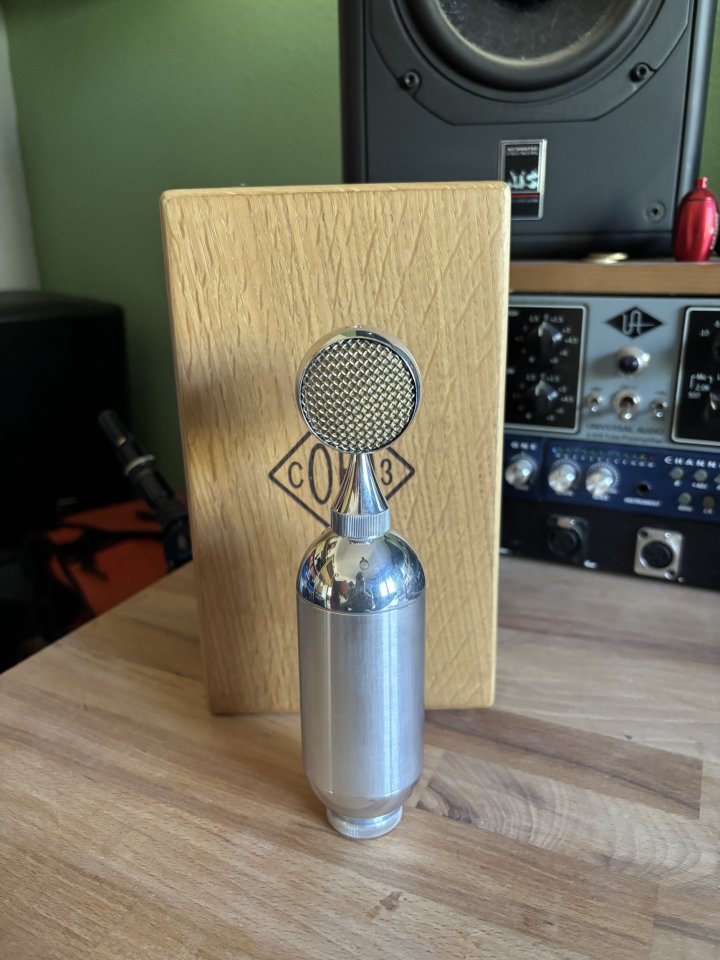 Soyuz 023 “Bomblet” Micrófono de condensador de gran diafragma FET de segunda mano · Foto 2 de 5 · Granada · 1200 €