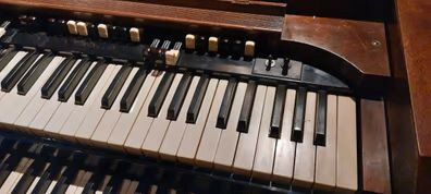 Órgano Hammond CV