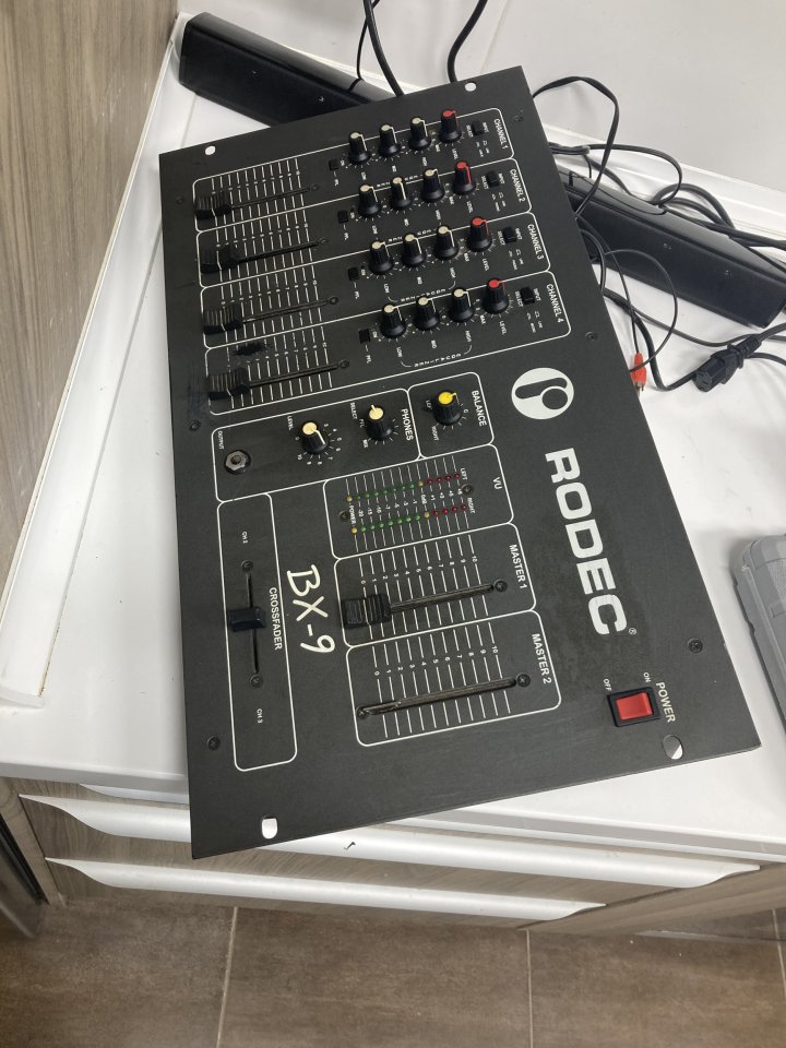 Mesa de mezclas Rodec bx9