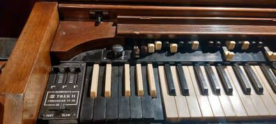 Órgano Hammond CV