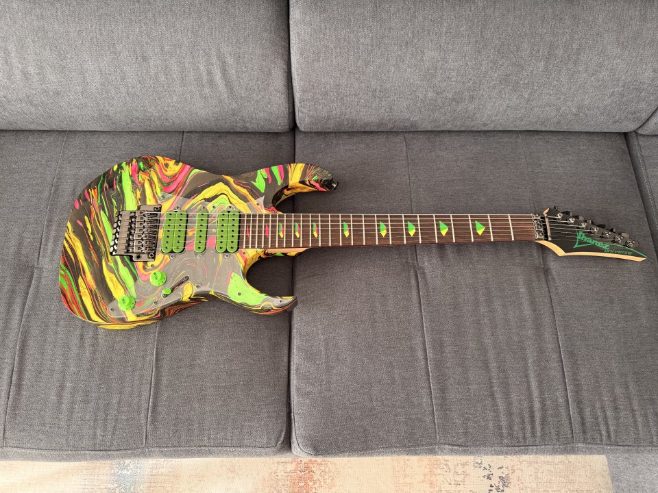 Ibanez UV77RE-MC Steve Vai Signature Universe Reissue 2010 - Multi-Color