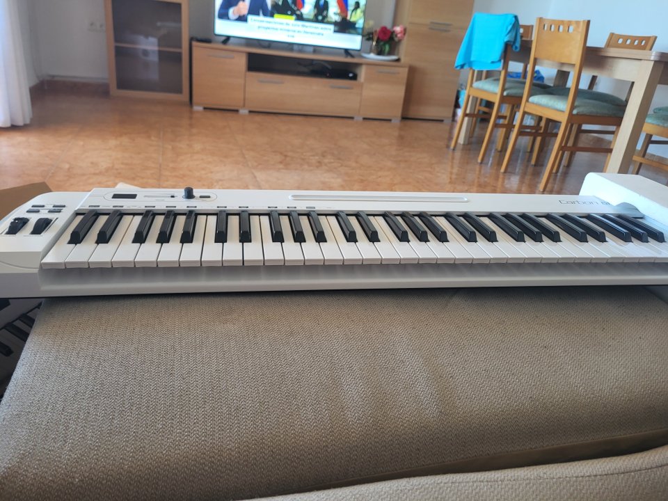 Piano 61 carbon midi usb controller de segunda mano · Almería · 150 €