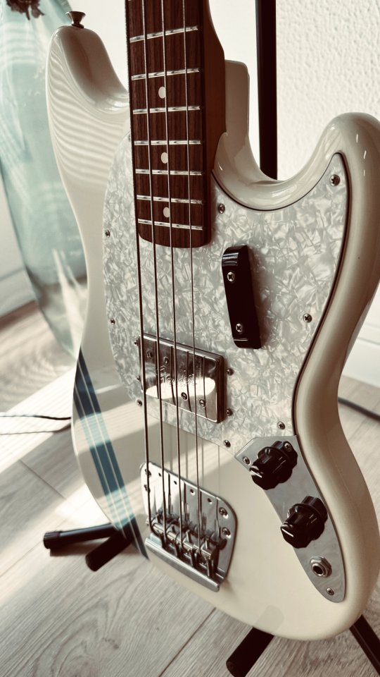 Fender pawn shop mustang bass de segunda mano · Foto 4 de 4 · Girona · 800 €
