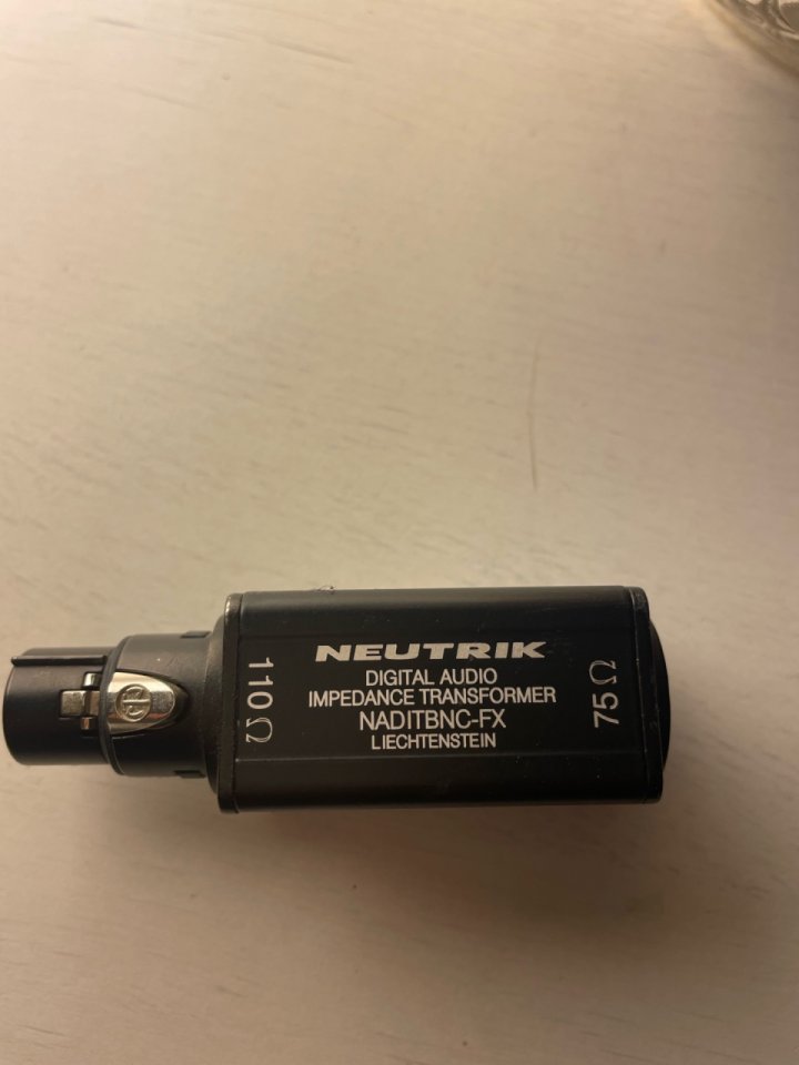 Conversor Neutrik XLR - SDI de segunda mano · Foto 1 de 4 · Barcelona · 35 €