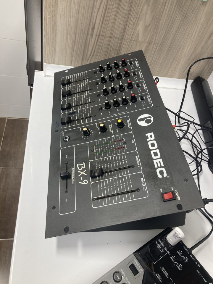 Mesa de mezclas Rodec bx9