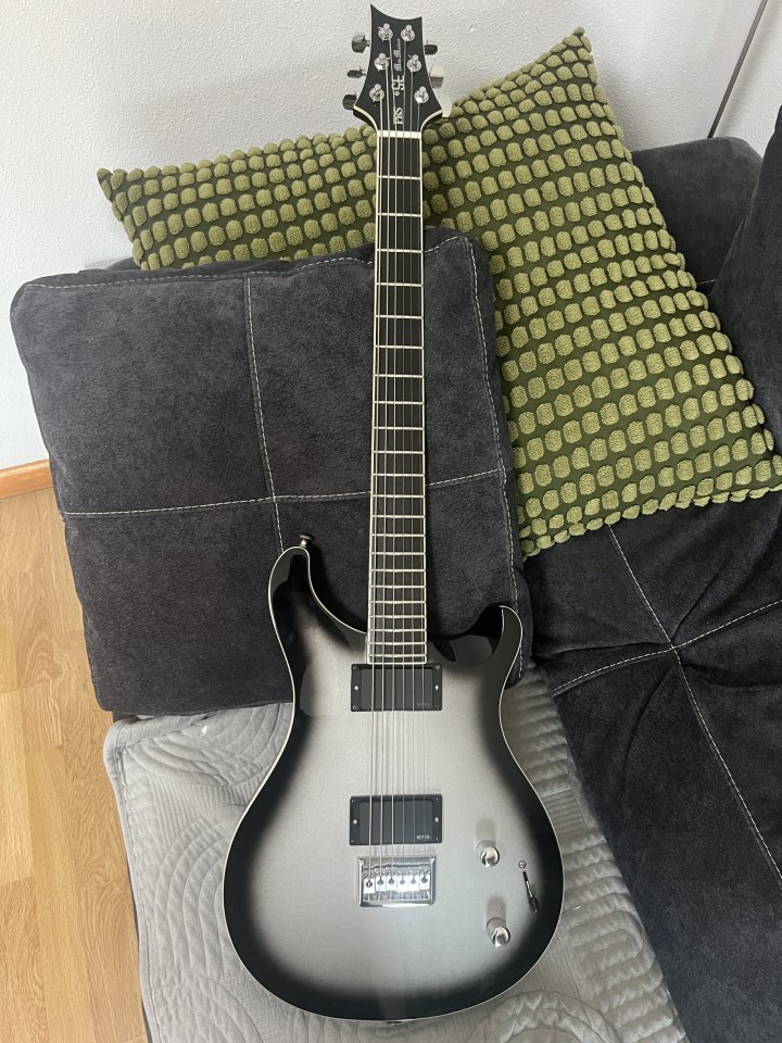 PRS Baritona Mike Mushok de segunda mano · Foto 1 de 5 · Guadalajara · 850 €