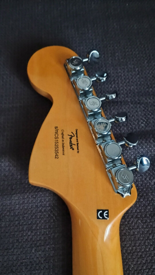 Squier CV 70s Telecaster Deluxe+afinadores bloqueo