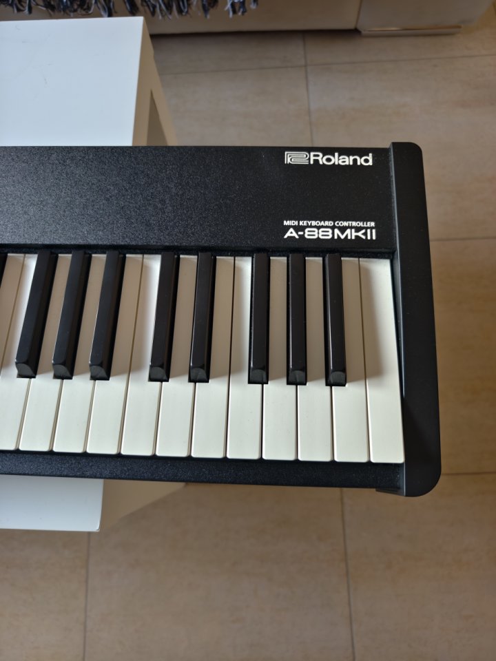 Roland A88 mk2 de segunda mano · Foto 5 de 6 · Alicante · 500 €