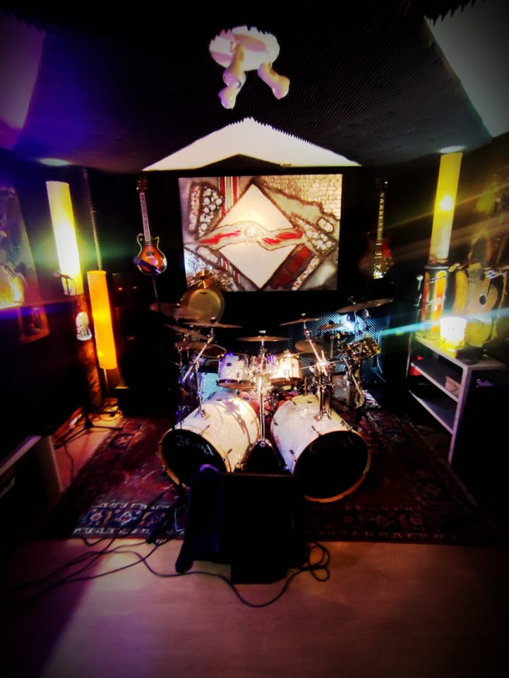 Se alquila local de ensayo en Coslada, junto estacion RENFE.