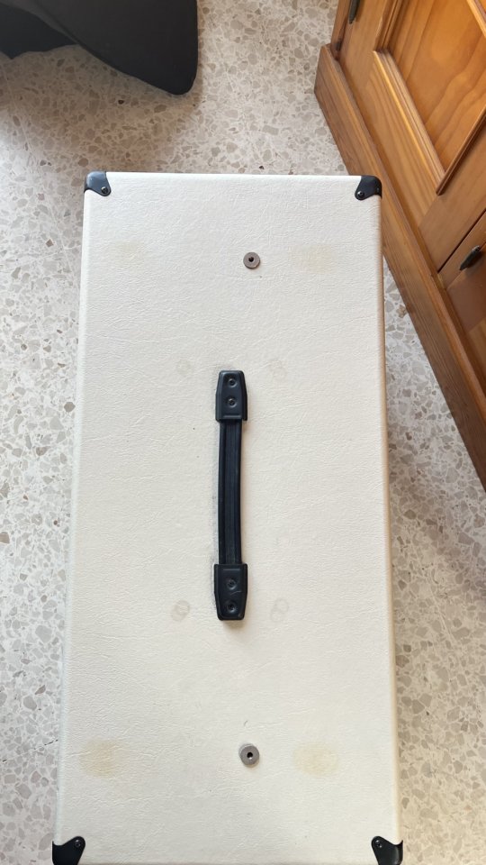 EVH 212st cab 60w blanca a 16 ohm de segunda mano · Foto 2 de 6 · Cádiz · 300 €