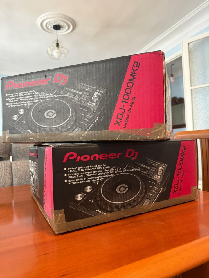 2 Pioneer XDJ-1000MK2 + 2 Decksaver de regalo de segunda mano · Foto 5 de 5 · Cantabria · 2100 €