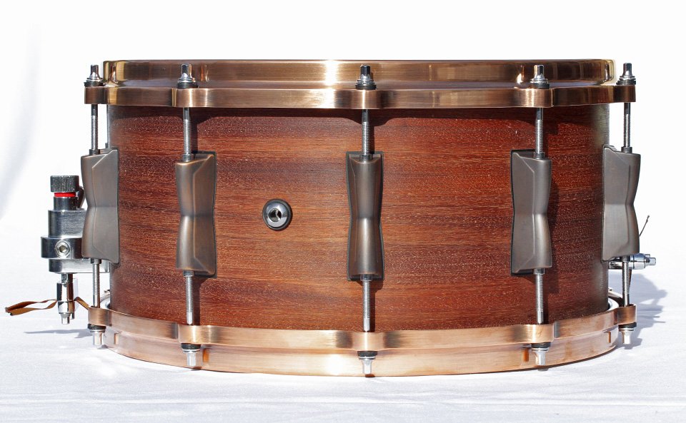 Caja de 14"x7" con casco de caoba africana 100% y aros die cast de segunda mano · Foto 4 de 10 · Segovia · 300 €
