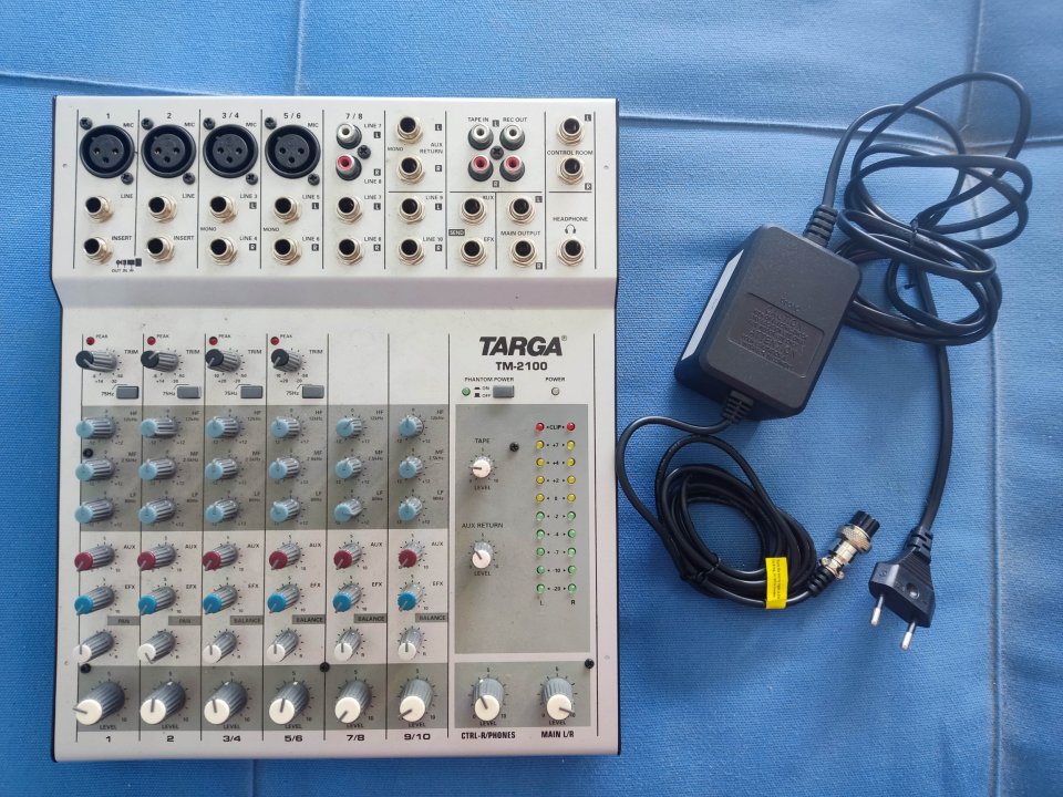 Mesa TARGA TM2100 (10 canales, 4 XLR) de segunda mano · Foto 1 de 3 · Alicante · 50 €