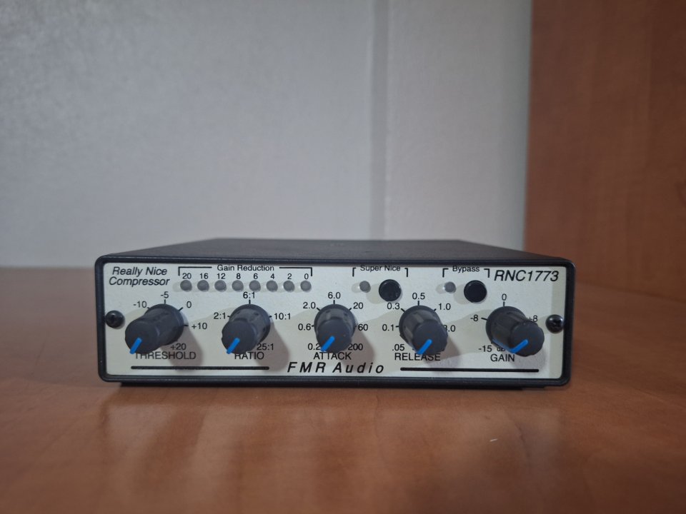 Compresor de estudio Really Nice Compressor . FMR Audio RNC1773 Compresor de segunda mano · Foto 1 de 5 · Granada · 230 €