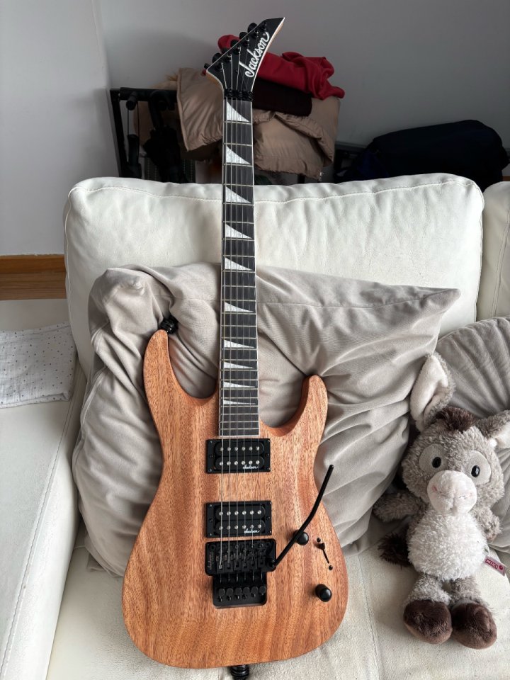 Jackson JS32 Dinky DKA Guitarra Eléctrica