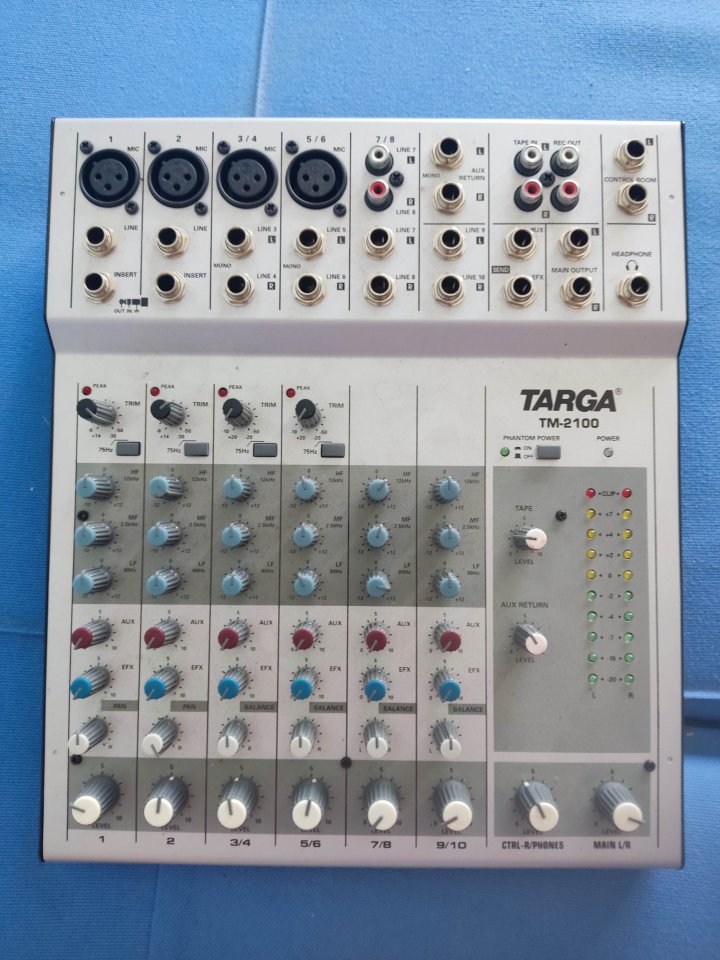 Mesa TARGA TM2100 (10 canales, 4 XLR) de segunda mano · Foto 3 de 3 · Alicante · 50 €
