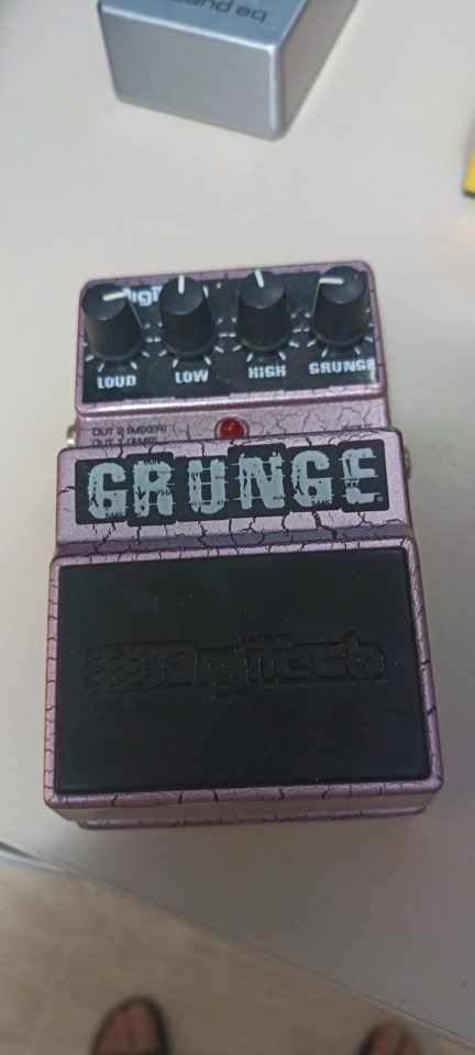 Pedal Digitech Grunge de segunda mano · Foto 1 de 2 · Barcelona · 80 €