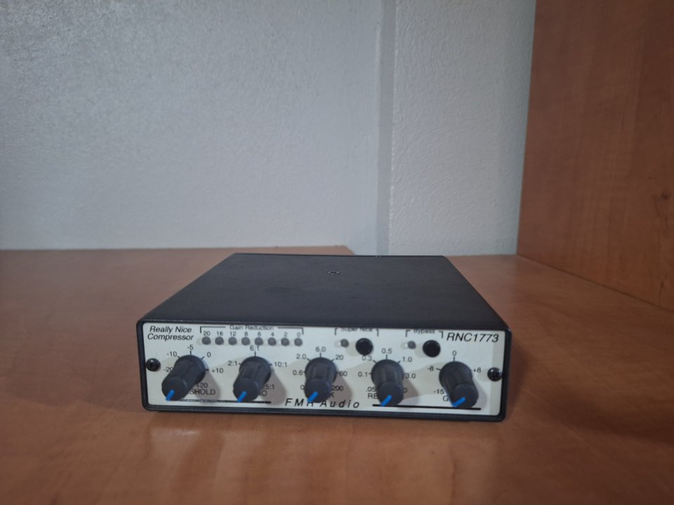 Compresor de estudio Really Nice Compressor . FMR Audio RNC1773 Compresor de segunda mano · Foto 2 de 5 · Granada · 230 €