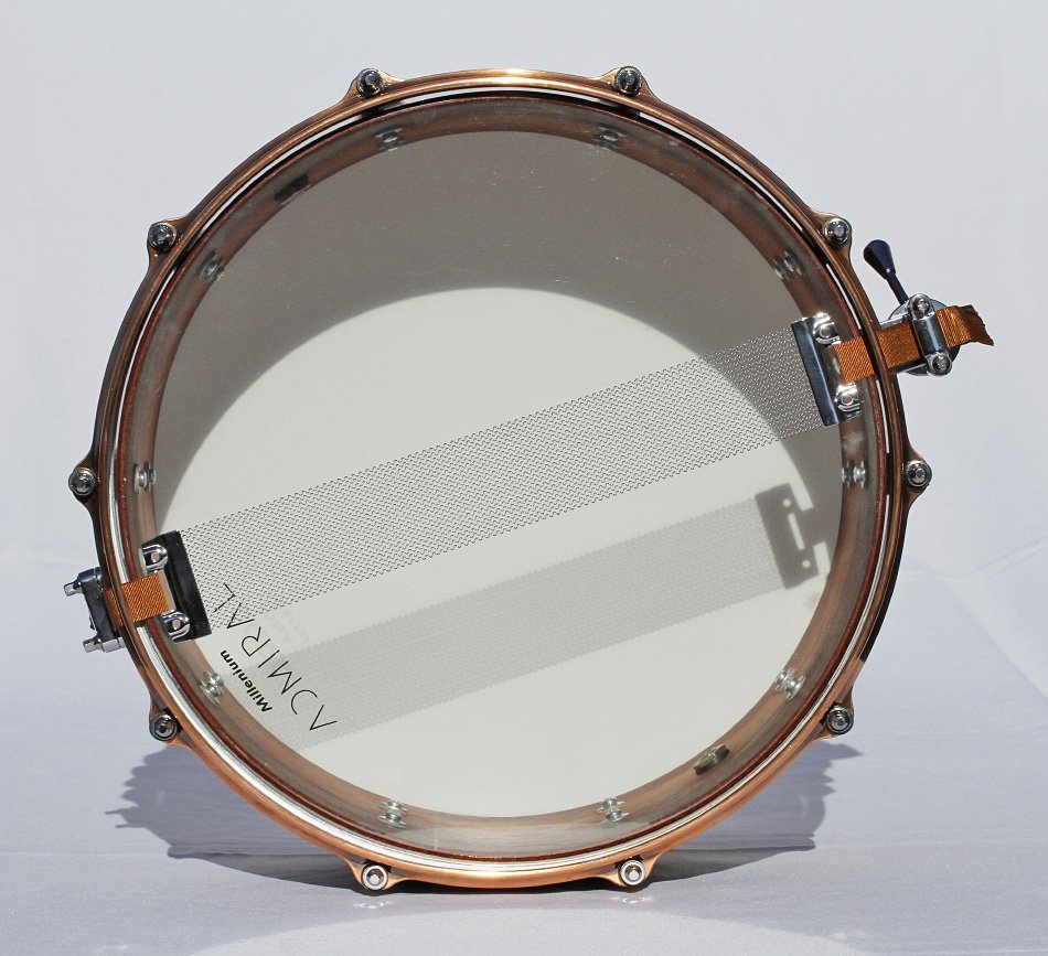 Caja de 14"x7" con casco de caoba africana 100% y aros die cast de segunda mano · Foto 8 de 10 · Segovia · 300 €