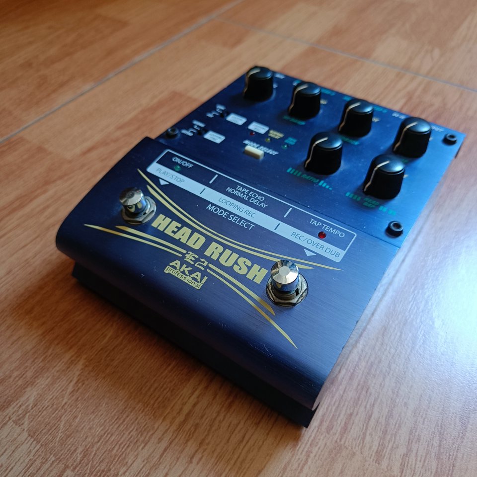 AKAI Professional Headrush E2 (Delay / Tape Echo / Looper) de segunda mano · Foto 2 de 7 · Málaga · 120 €