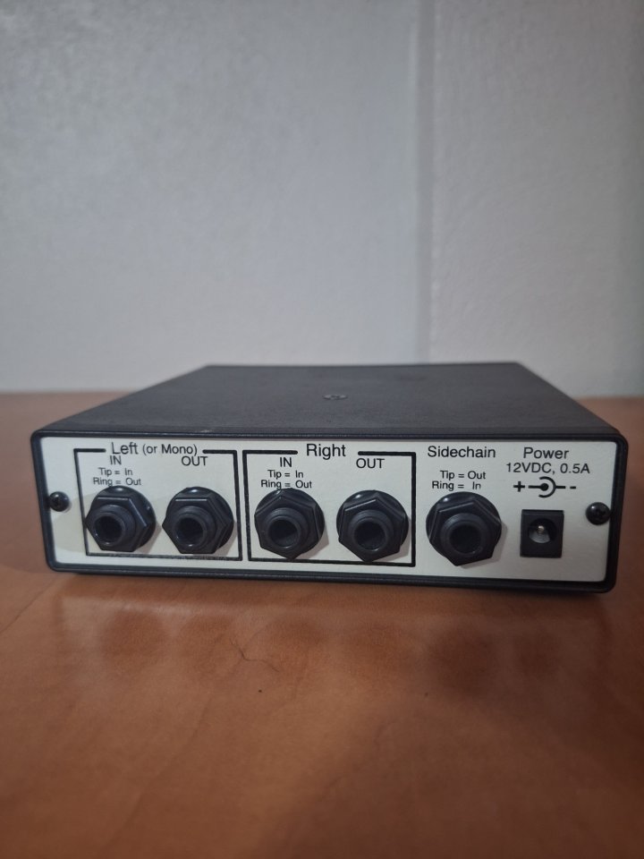 Compresor de estudio Really Nice Compressor . FMR Audio RNC1773 Compresor de segunda mano · Foto 4 de 5 · Granada · 230 €