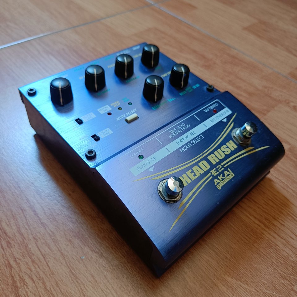 AKAI Professional Headrush E2 (Delay / Tape Echo / Looper) de segunda mano · Foto 3 de 7 · Málaga · 120 €