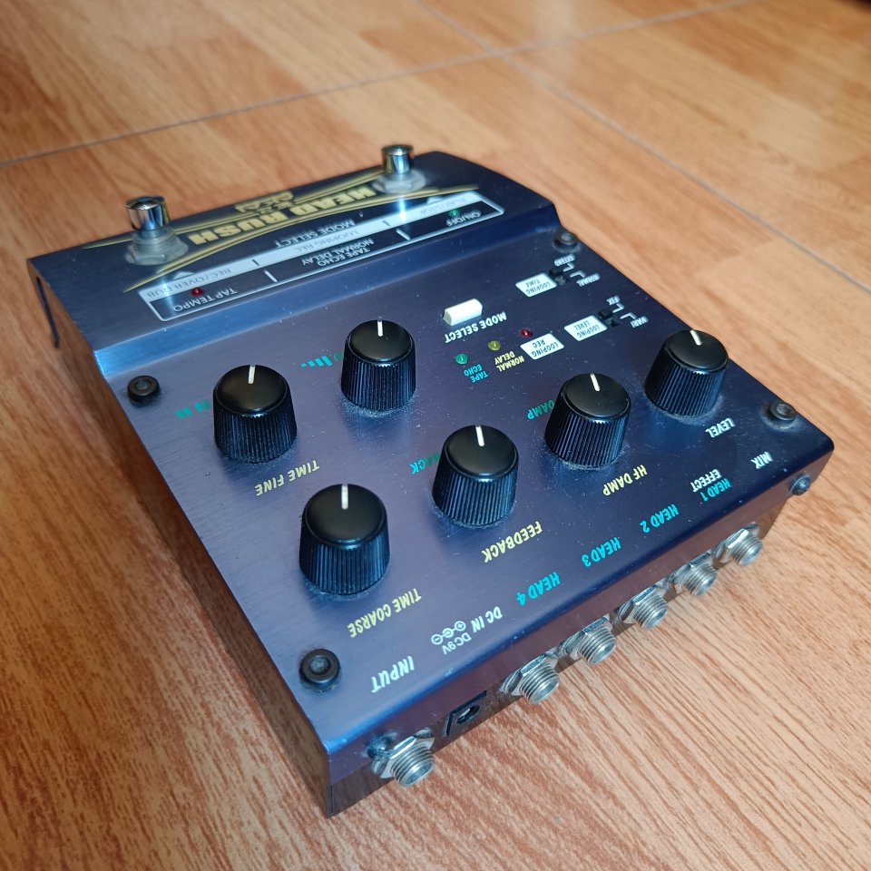 AKAI Professional Headrush E2 (Delay / Tape Echo / Looper) de segunda mano · Foto 4 de 7 · Málaga · 120 €