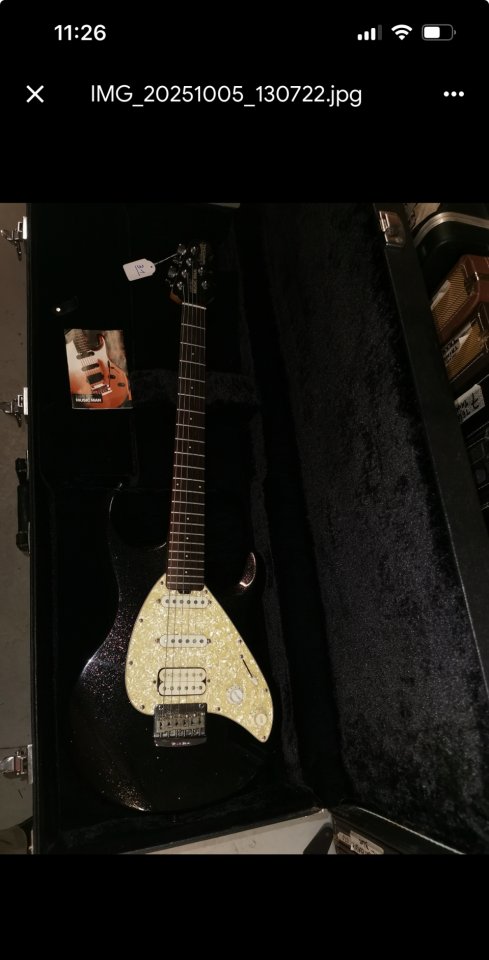 Music man Silhouette 2001