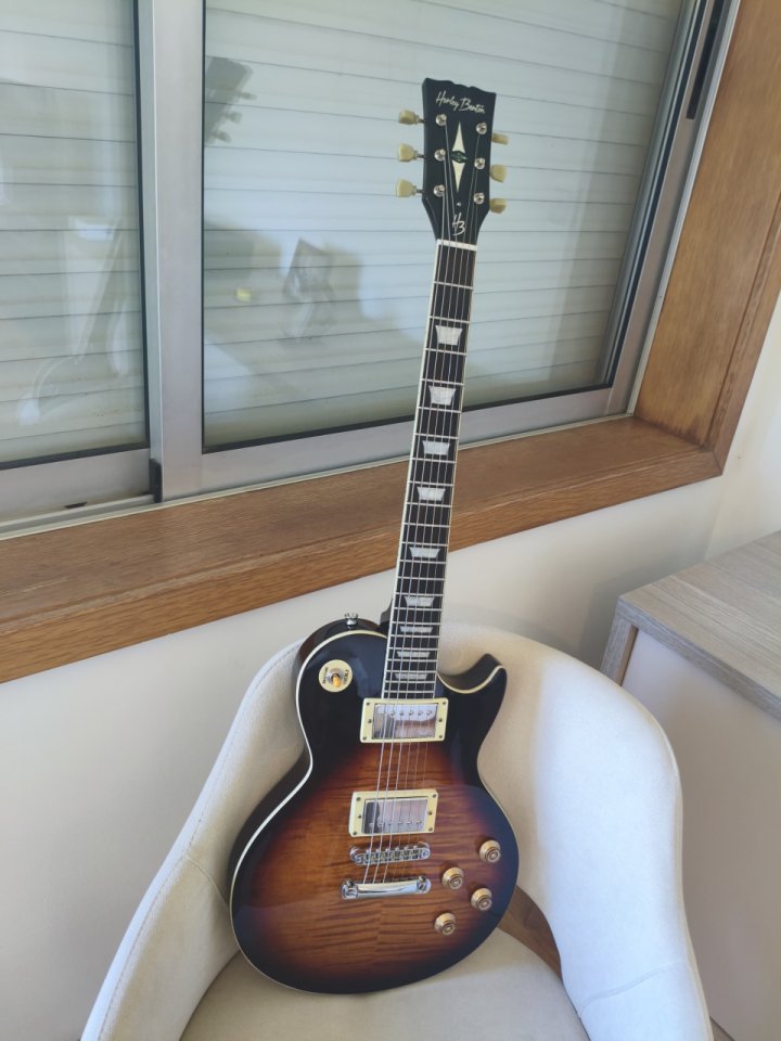 Harley Benton SC-550 II Deluxe (Mint) - Increíble plataforma de estudio de segunda mano · Foto 1 de 9 · Pontevedra · 220 €