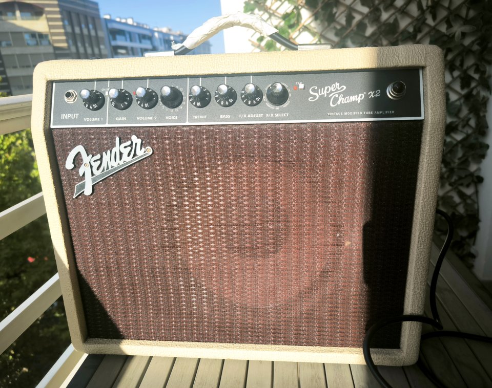 Fender Super champ X2 Cream Ltd. Eminence ragin cajun ¡ENVÍO INCLUIDO! de segunda mano · Foto 1 de 7 · Murcia · 280 €