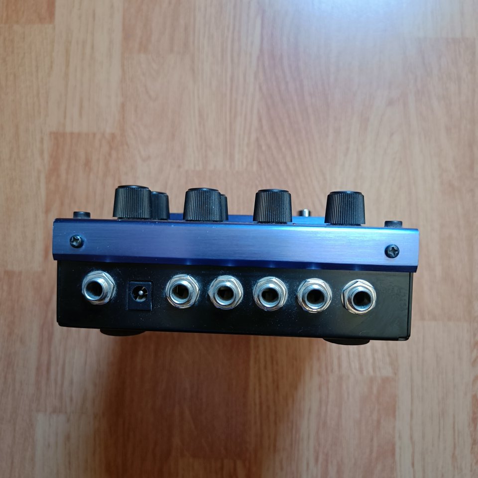 AKAI Professional Headrush E2 (Delay / Tape Echo / Looper) de segunda mano · Foto 7 de 7 · Málaga · 120 €