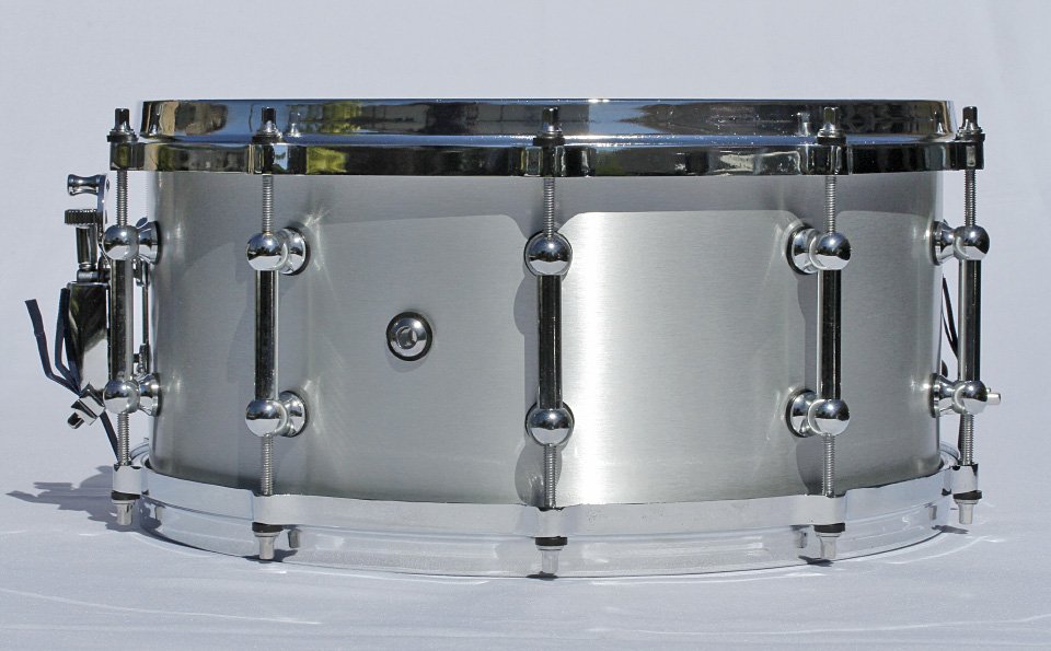 Caja de 14"x6,5" con casco y aros de aluminio de segunda mano · Foto 4 de 10 · Segovia · 200 €