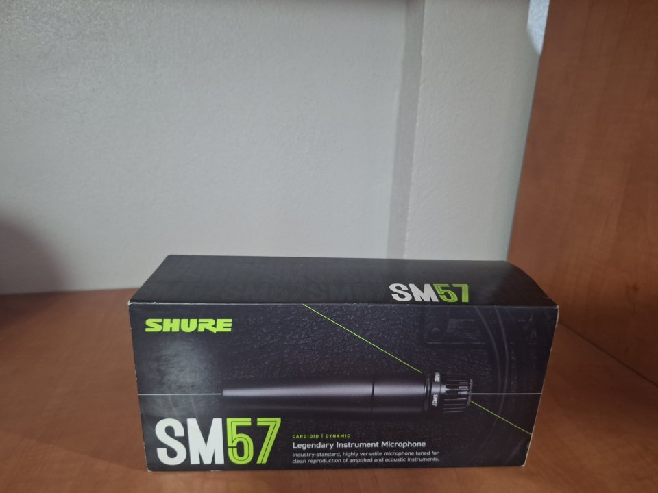 Micrófono dinámico Shure SM57 de segunda mano · Foto 4 de 5 · Granada · 60 €