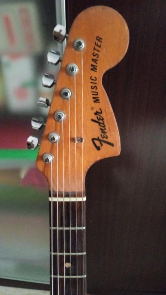 Fender Mustang USA - Musicmaster modificada 1973