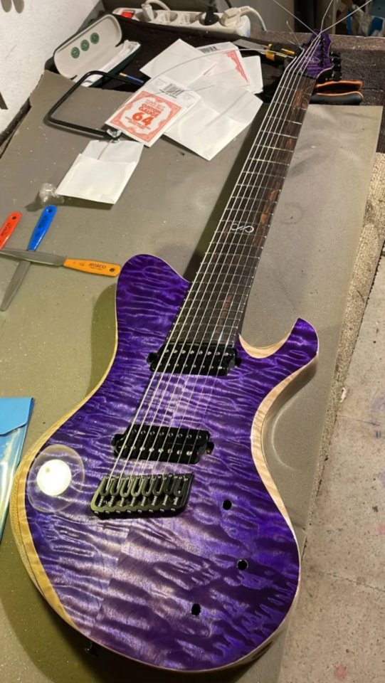 Mora Guitars 8 cuerdas