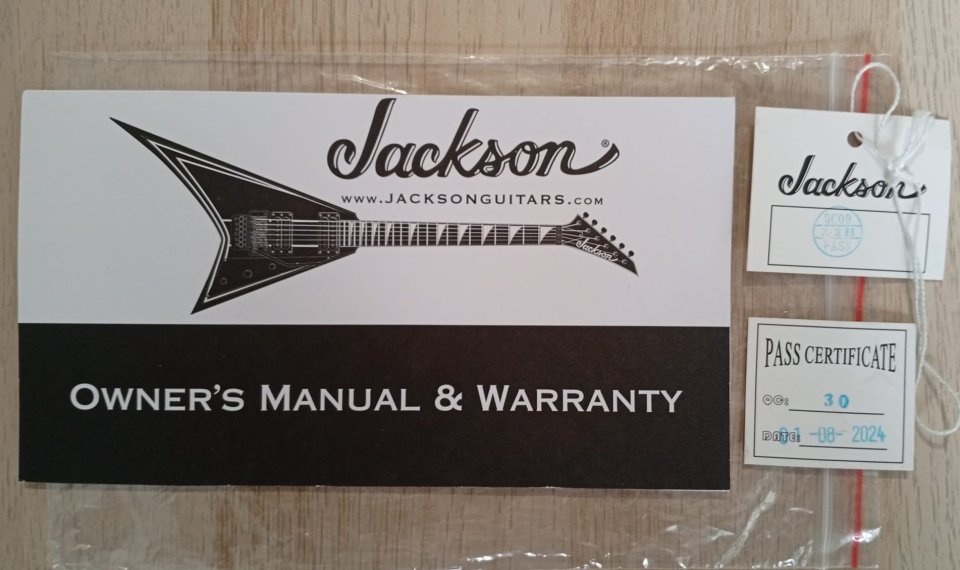 Jackson JS32T Rhoads AH WH + Funda Ortolá