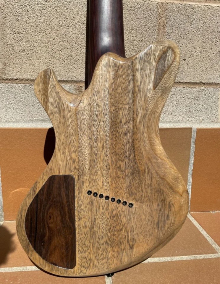 Mora Guitars 8 cuerdas
