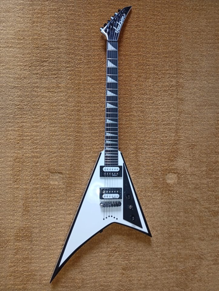 Jackson JS32T Rhoads AH WH + Funda Ortolá