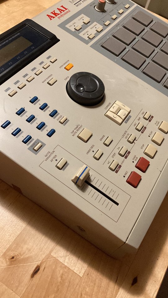 AKAI MPC 2000XL