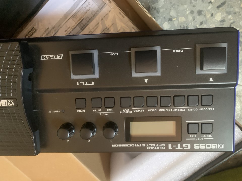 Boss GT-1 guitar modeler y effectos de segunda mano · Foto 1 de 5 · Madrid · 90 €