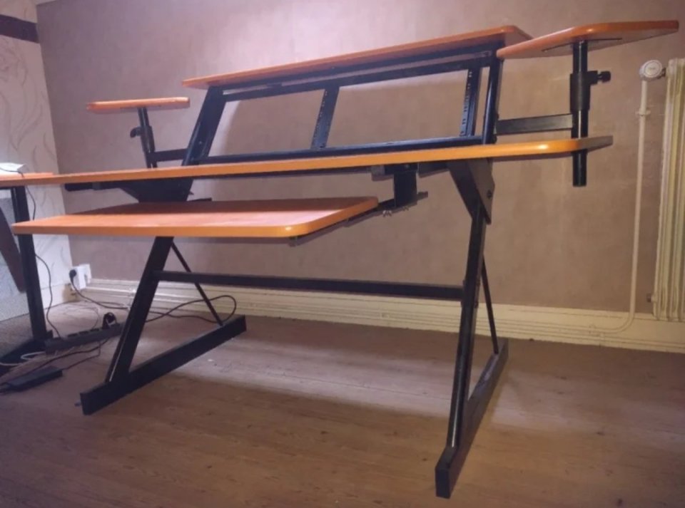 Mesa de Estudio FAME W-201 de segunda mano · Foto 2 de 2 · Lugo · 250 €