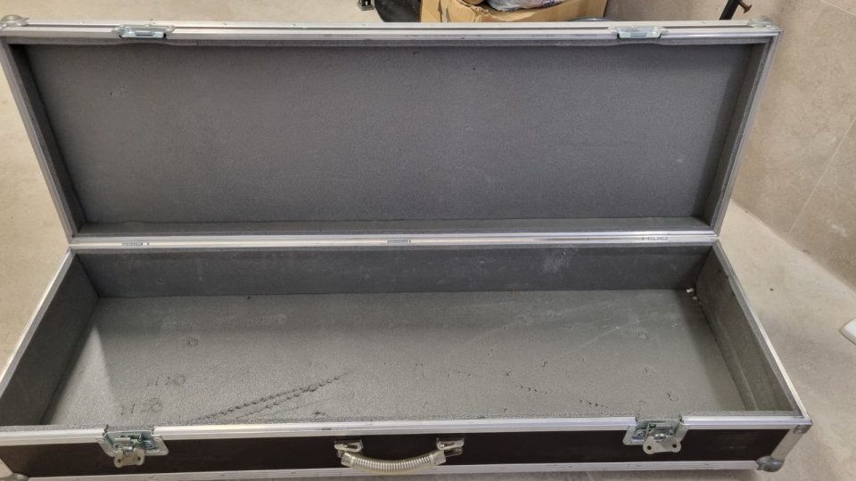 Flightcase para teclado o equipo con ruedas