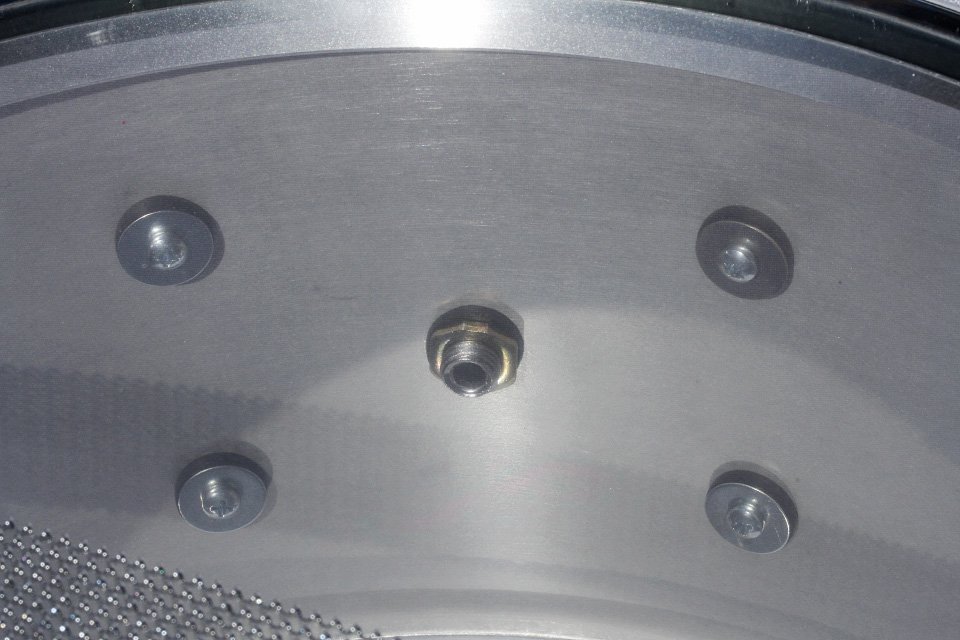 Caja de 14"x6,5" con casco y aros de aluminio de segunda mano · Foto 10 de 10 · Segovia · 200 €