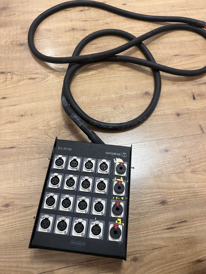 Stage box (estudio) con manguera de 20 conexiones de segunda mano · Bizkaia · 145 €