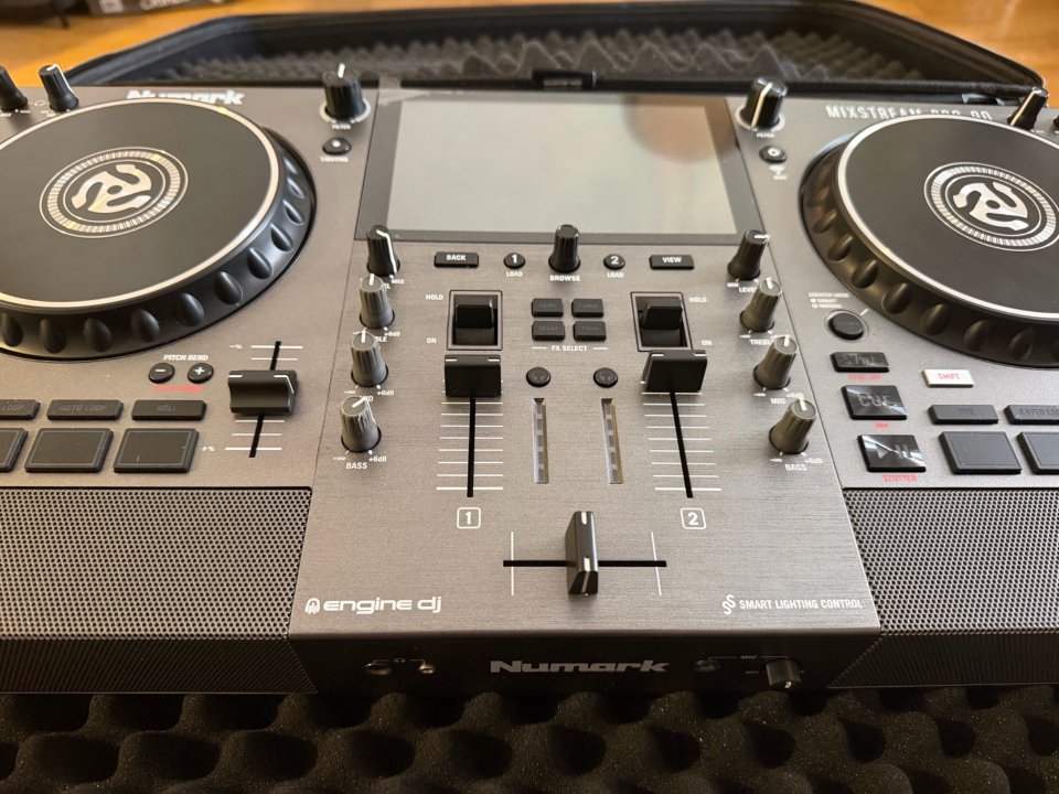 Numark Mixstream Pro Go de segunda mano · Foto 1 de 5 · Madrid · 650 €